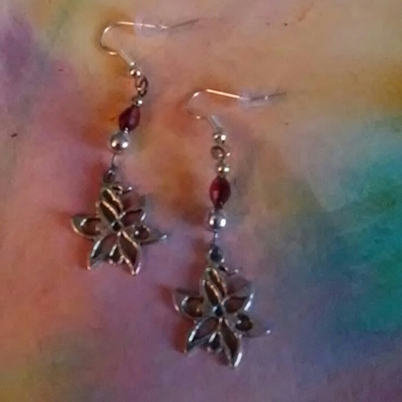 earrings - Picture 7 of 8